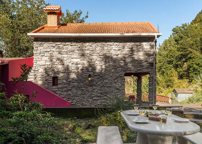 A Refuge In Nature - D'avo Teresa 木屋 São Vicente