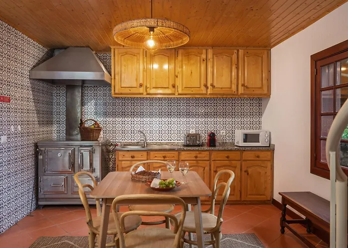 A Refuge In Nature - D'avo Teresa São Vicente